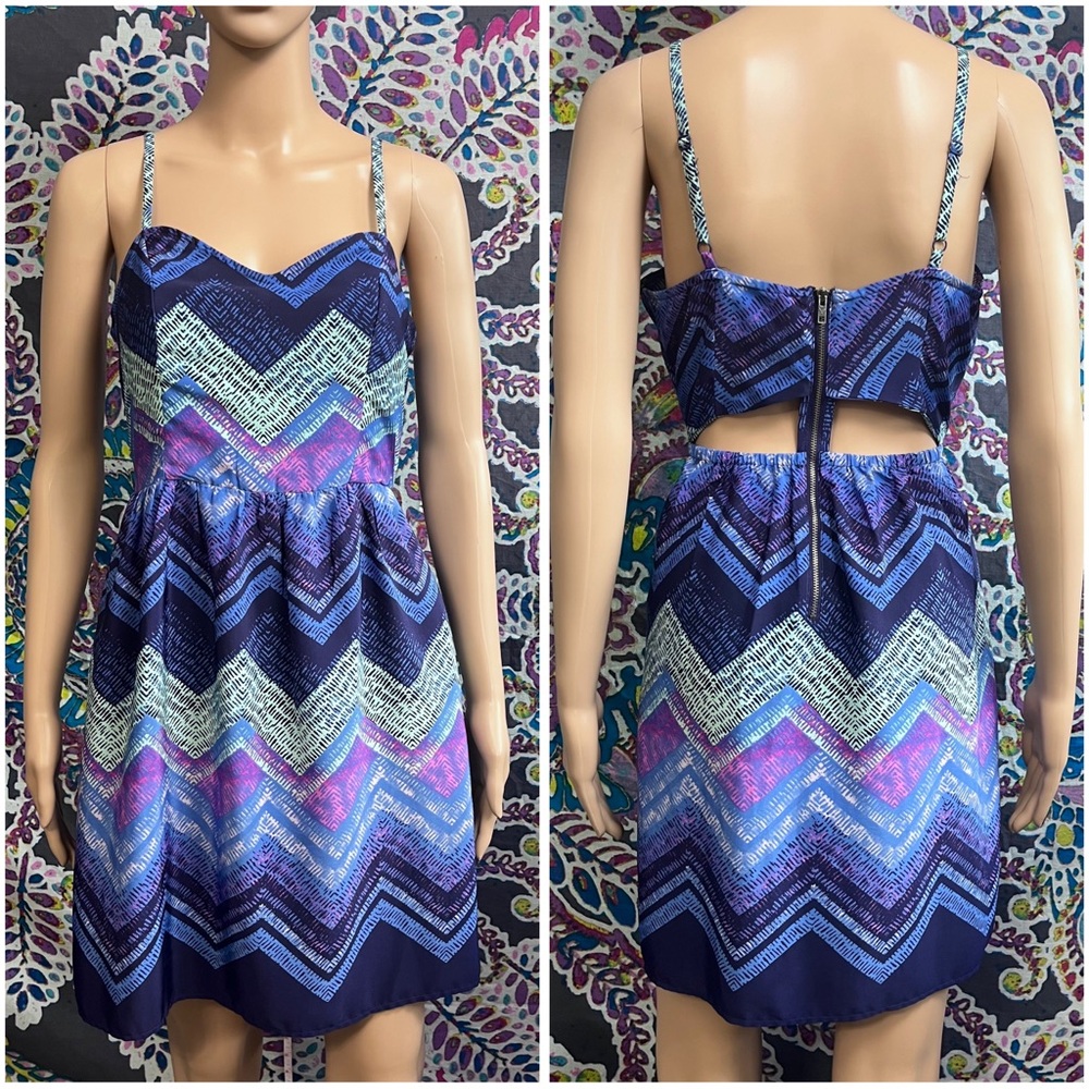 AMERICAN EAGLE Chevron Cutout Back Spaghetti Strap Dress Size 6 Medium